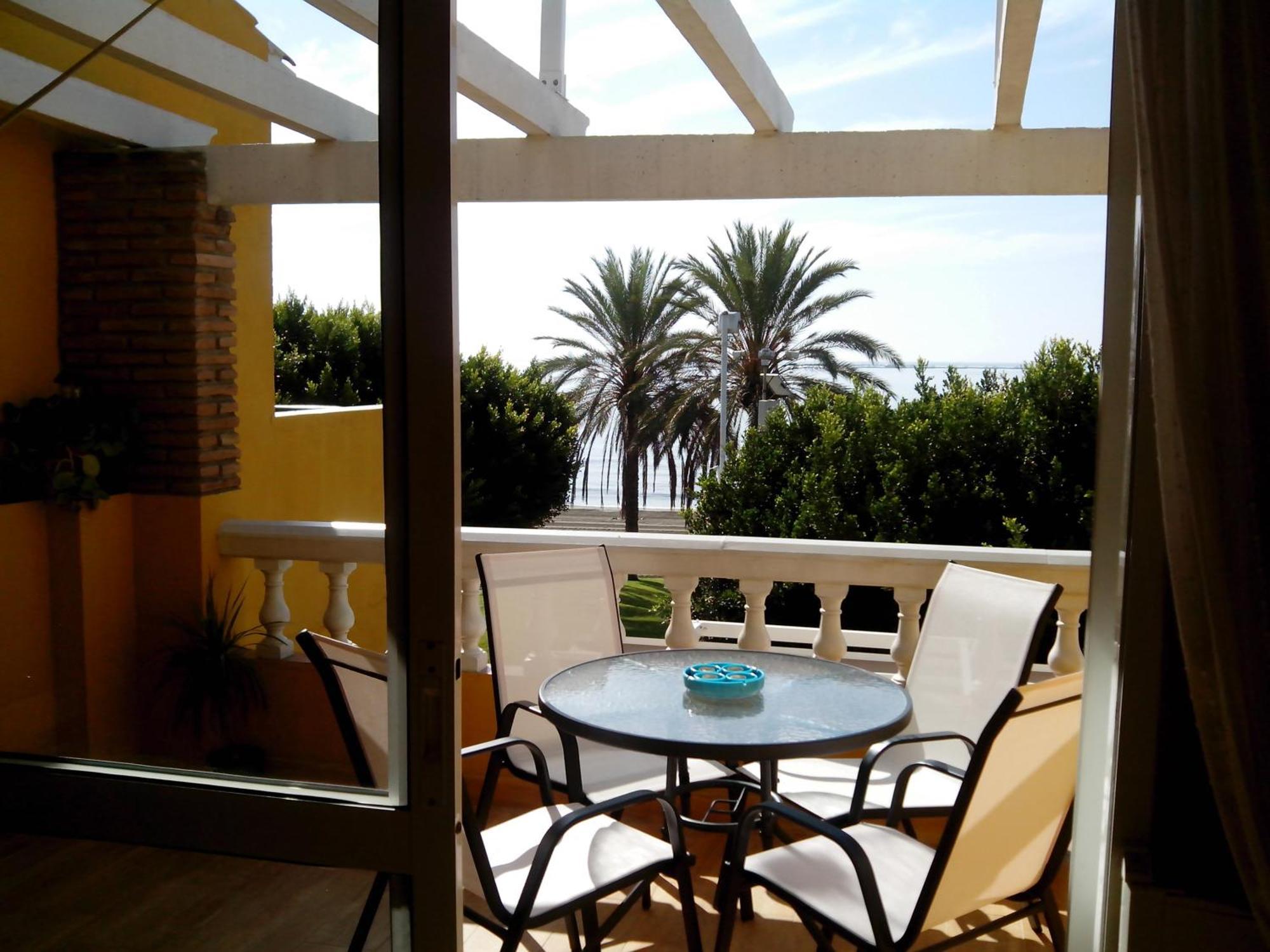 Aunt Antonia Beach House Малага Екстериор снимка