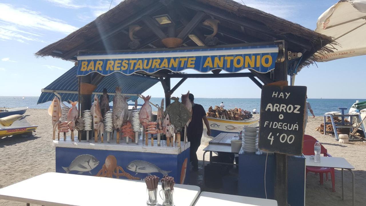 Aunt Antonia Beach House Малага Екстериор снимка